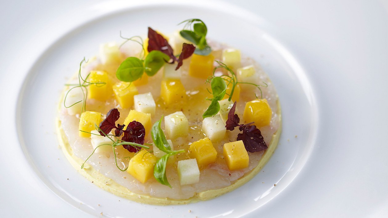 Carpaccio Καραβίδας με κάρυ, μάνκο και πράσινο μήλο