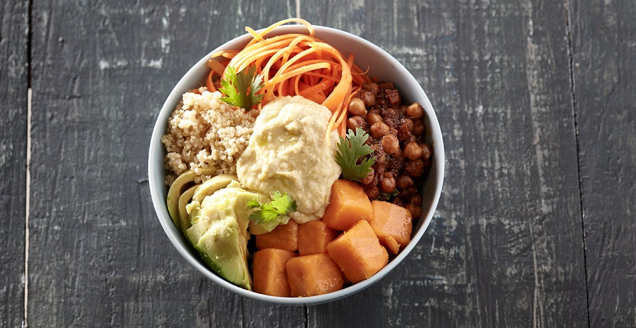 Buddha Bowl με Κινόα, Λαχανικά & Χούμους