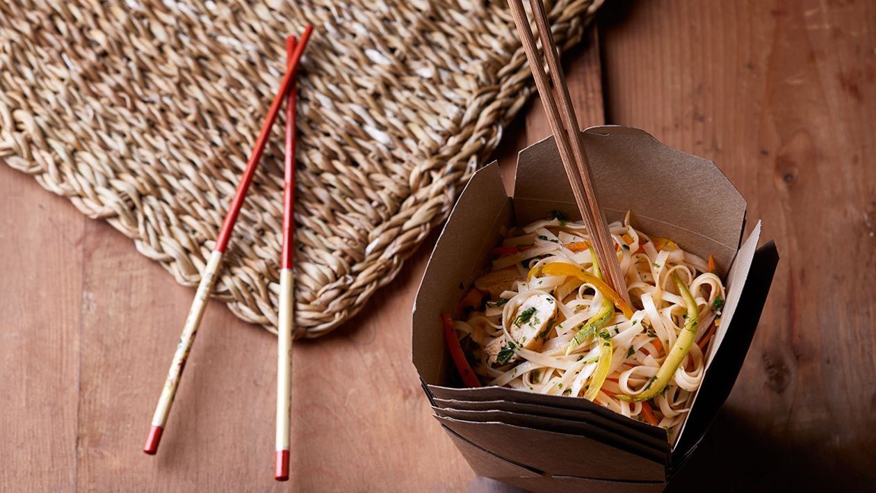 Noodles με Λαχανικά και Κοτόπουλο